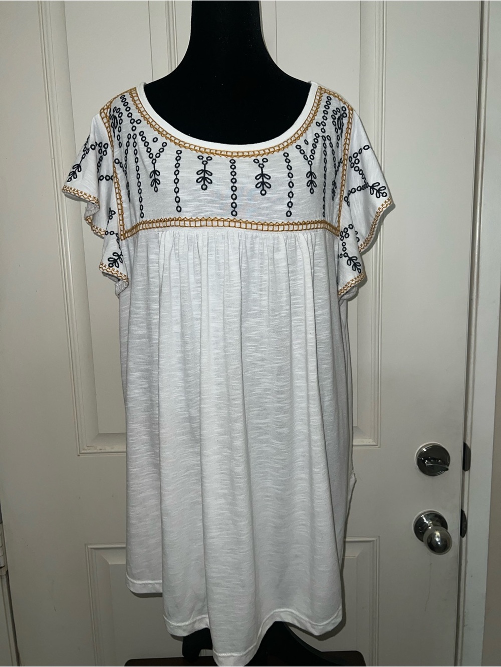Lane Bryant Embroidered Neckline Boho Flutter Sleeves Swing T-Shirt Sz 22/24